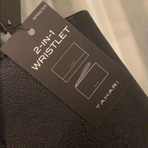 💫nwt Tahari 2 in 1 wristlet💫 - Picture 2 of 7
